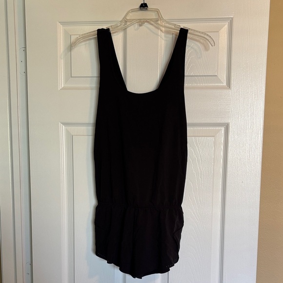 Lululemon women’s black sleeveless romper size 2 - Picture 1 of 10